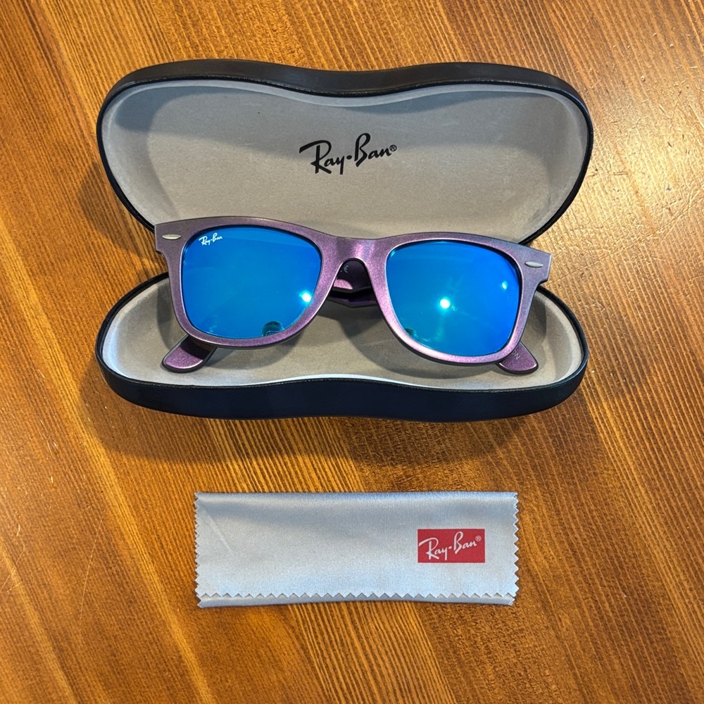 Saturn Cosmo Collection Wayfarer Ray-Ban Sunglasses
